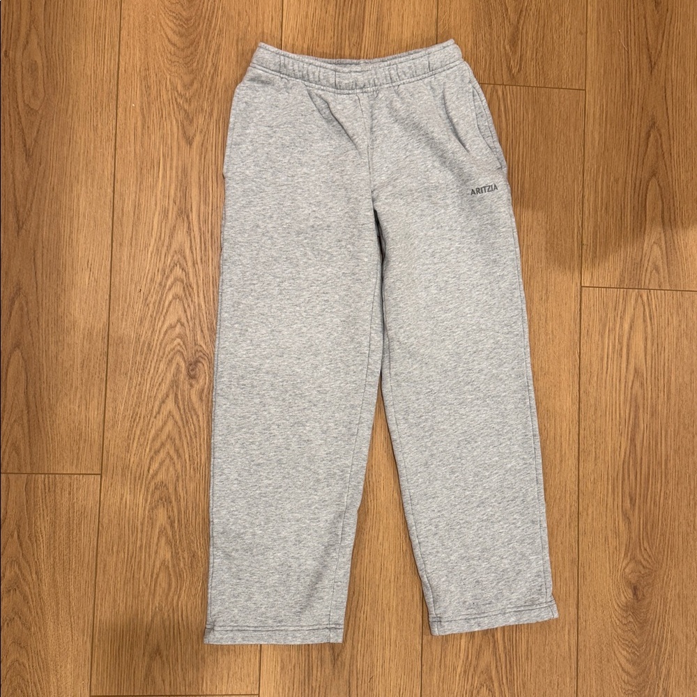 Aritzia Cozy Sweatfleece Mega Straight™ Sweatpant - Picture 3 of 7